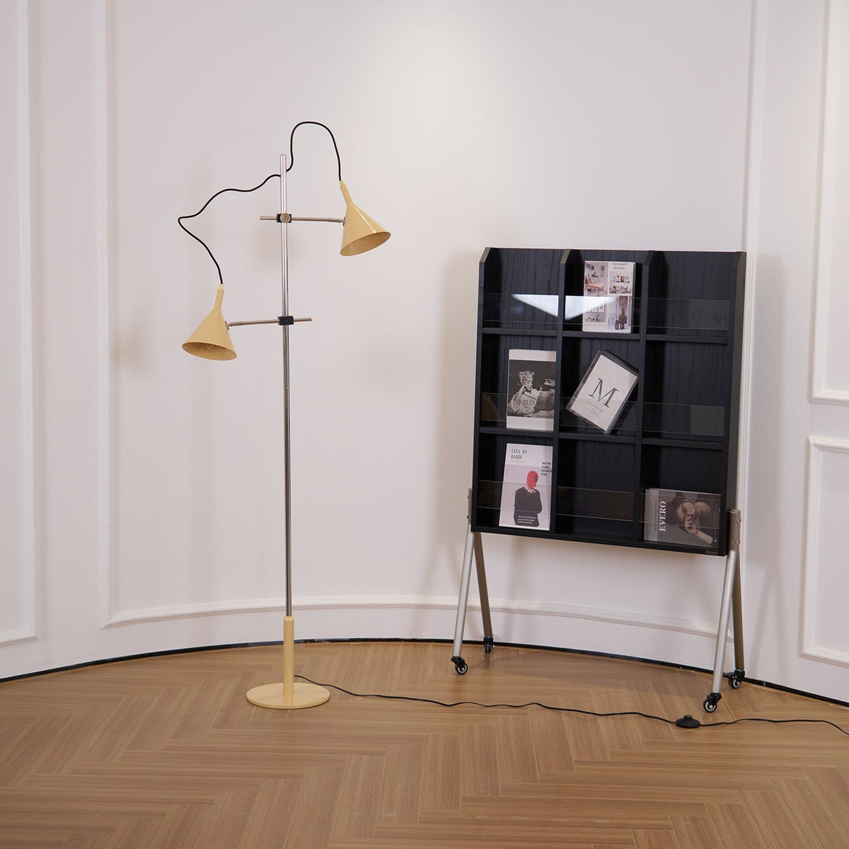 Elys moderne vloerlamp in chroom en beige