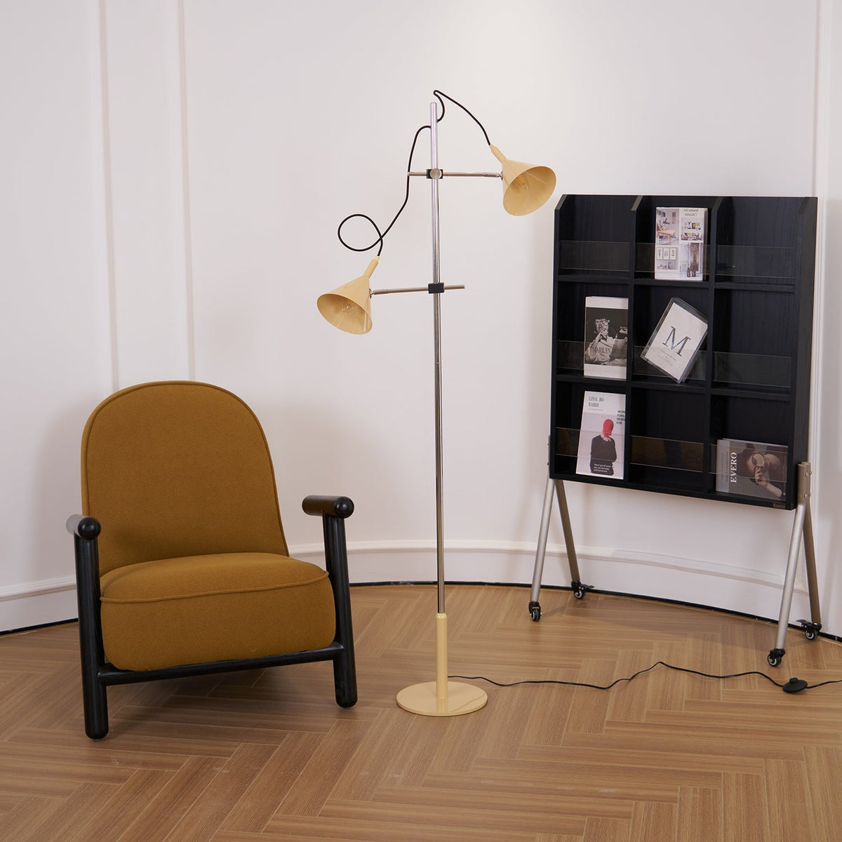 Elys moderne vloerlamp in chroom en beige