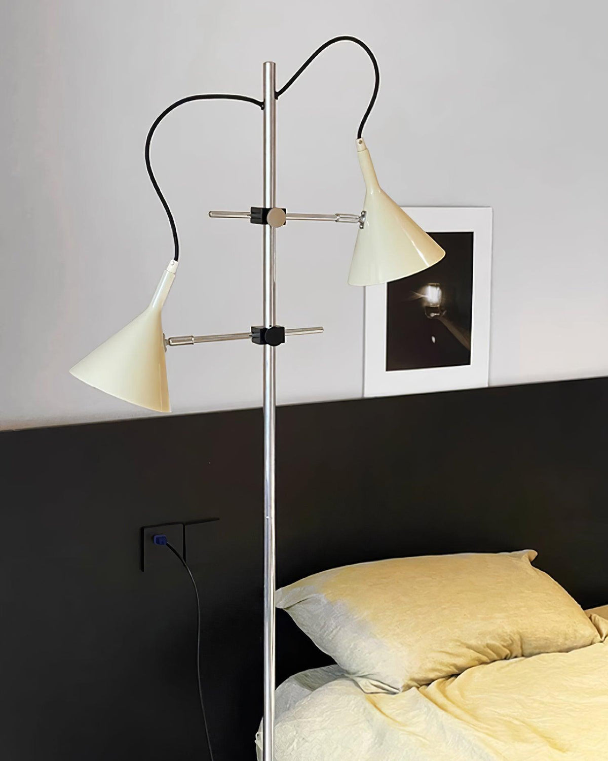 Elys moderne vloerlamp in chroom en beige