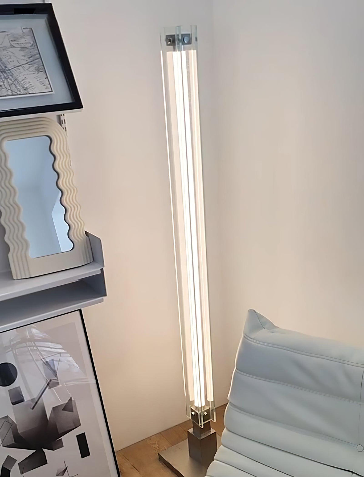 Avthaaril vloerlamp van acryl