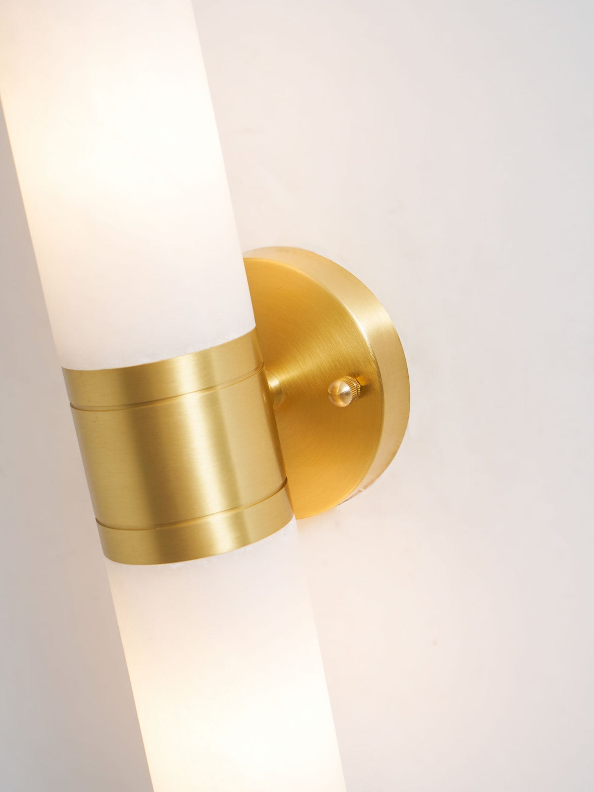 Tira Minimalistische wandlamp van albast