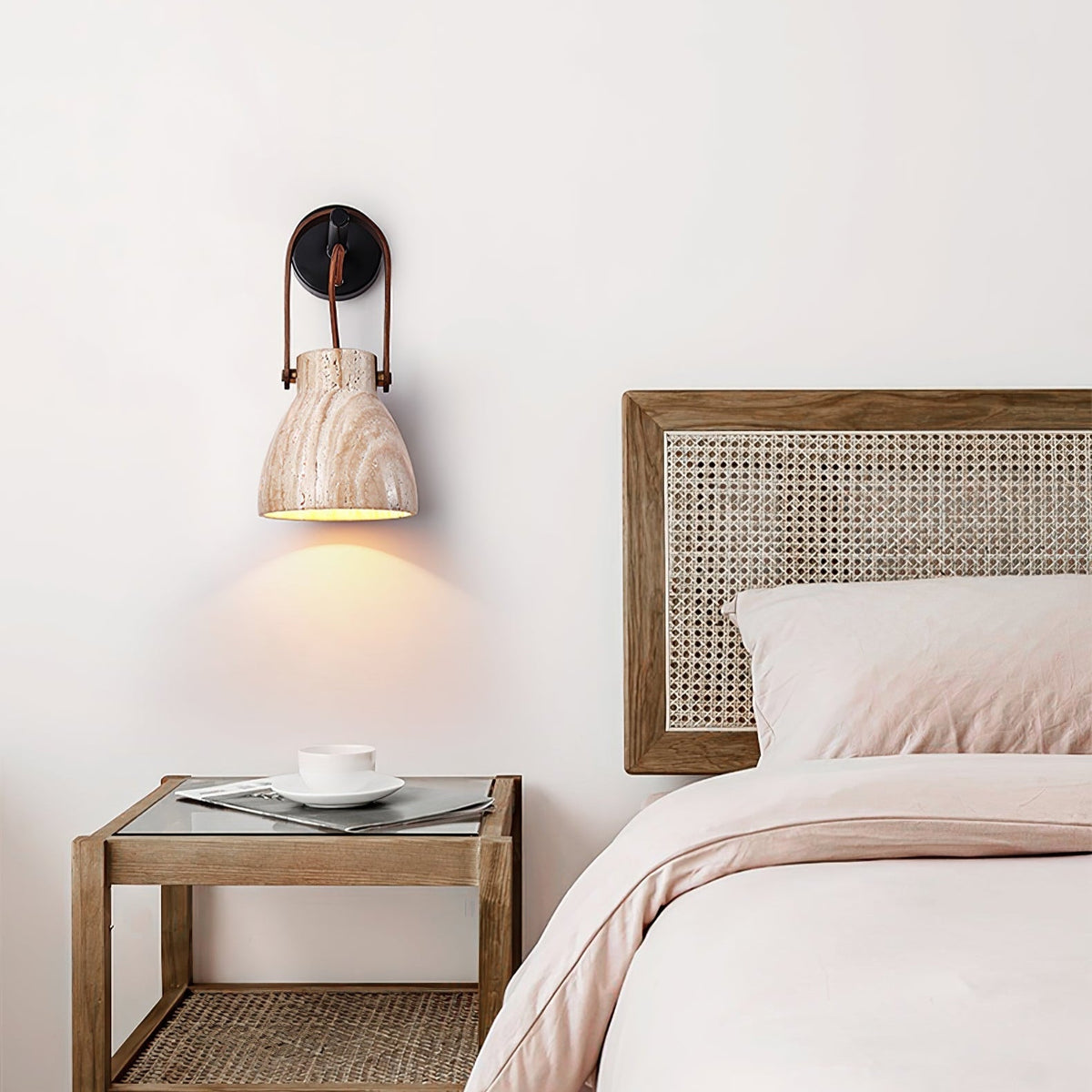 Tarix travertin wandlamp met Houten Handvat
