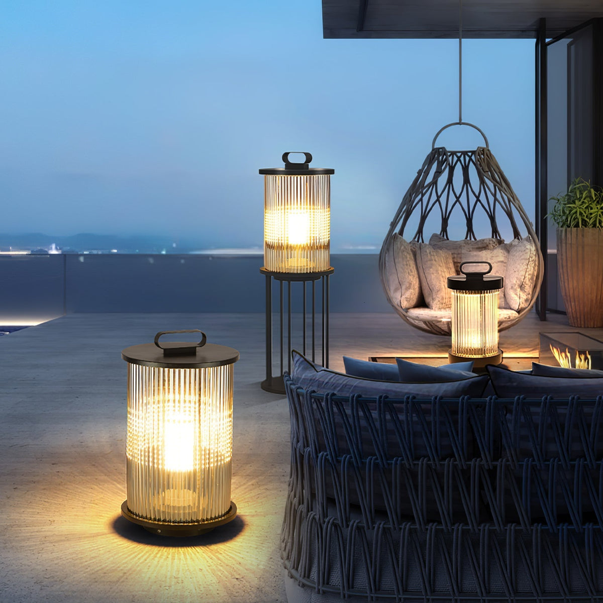 Niri vloerlamp van staal en acryl met minimalistisch ontwerp