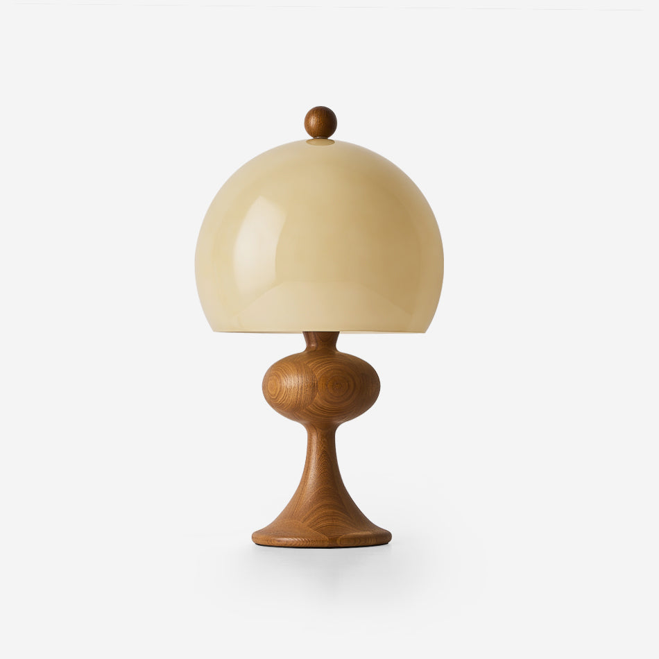 Emrys tafellamp van walnoothout met beige lampenkap