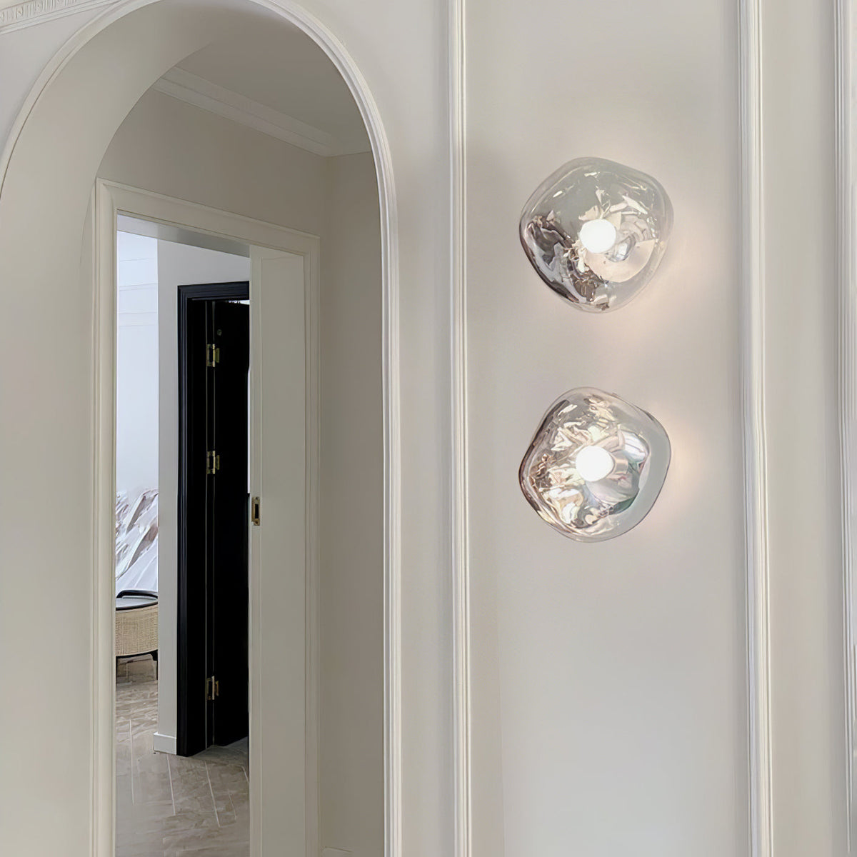 Leni wandlamp met amberkleurig rookglas