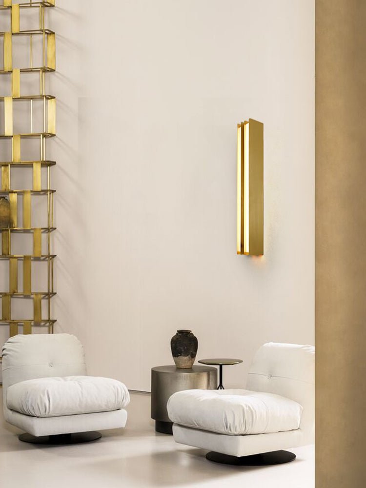 Vincent Minimalistische messing wandlamp met gelaagde bladen
