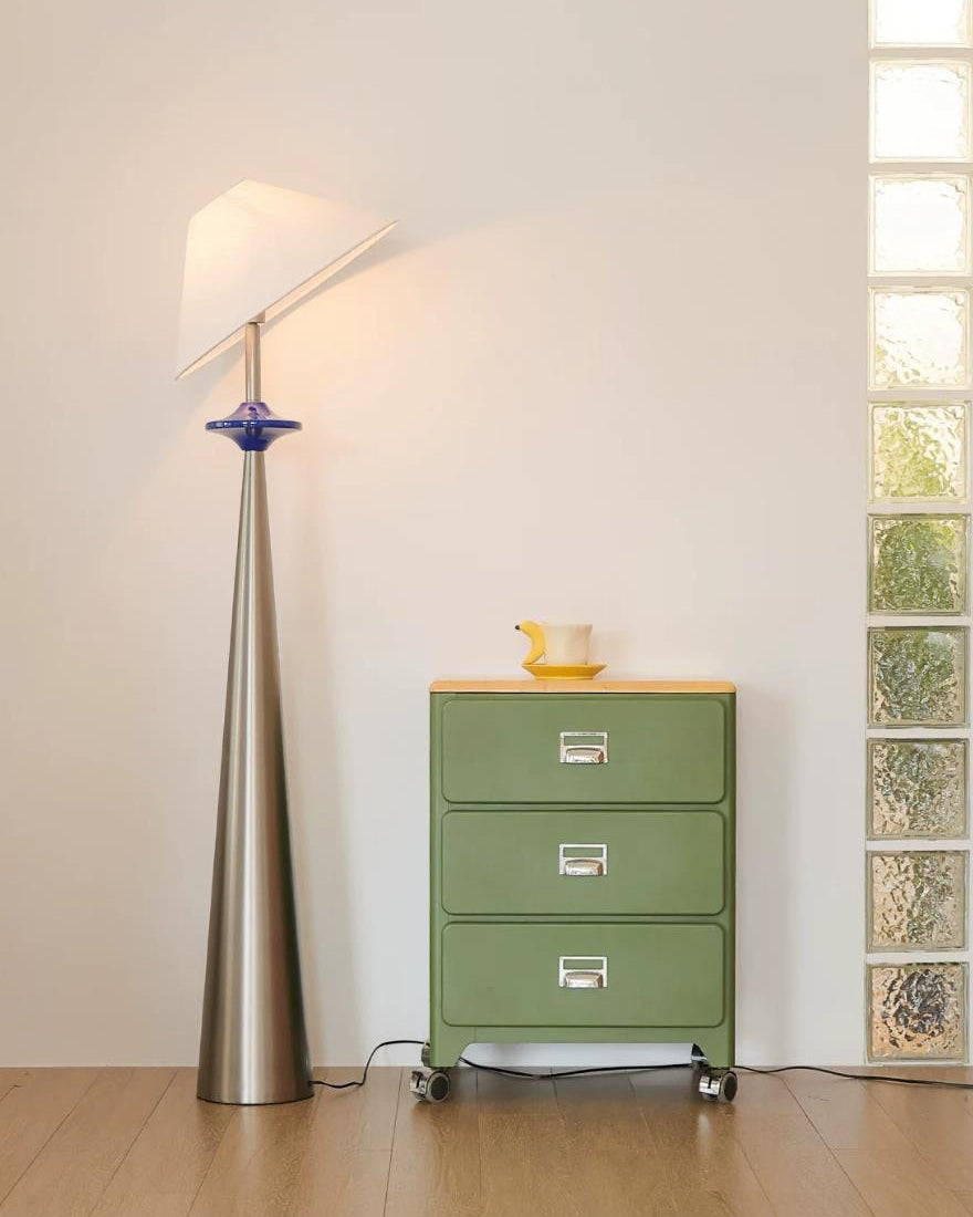 Teriirina vloerlamp