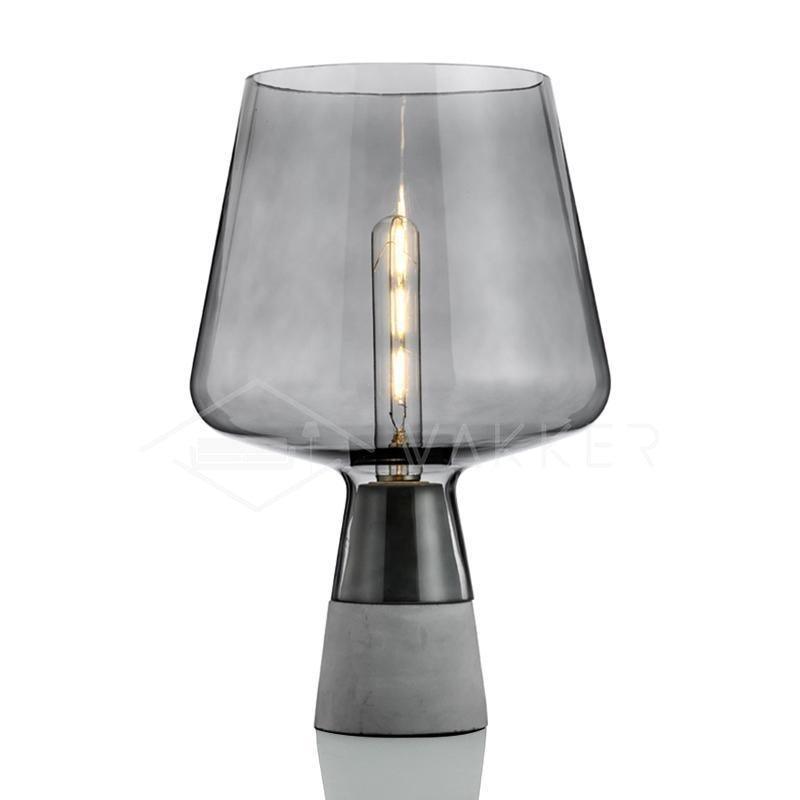 Elairella minimalistische tafellamp van cement