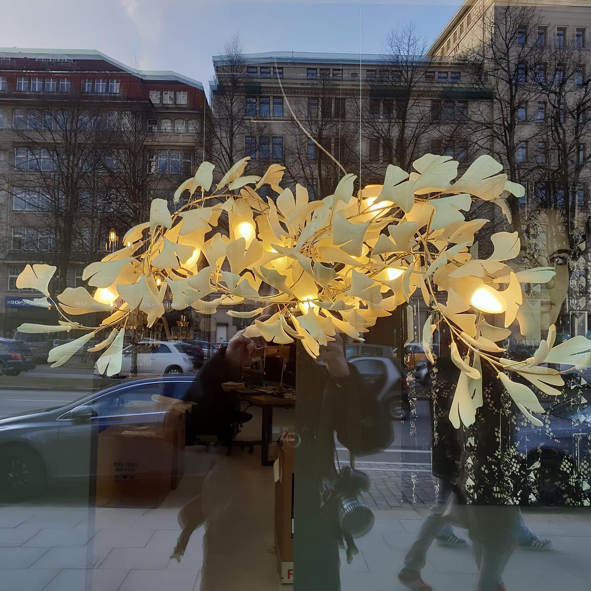 Ayla Kroonluchter Gingko Blad Keramiek Goudlichaam+Witbladeren met bloemblaadjes