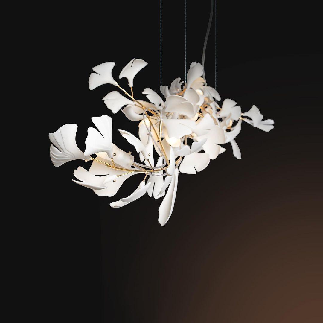 Ayla Kroonluchter Gingko Blad Keramiek Goudlichaam+Witbladeren met bloemblaadjes