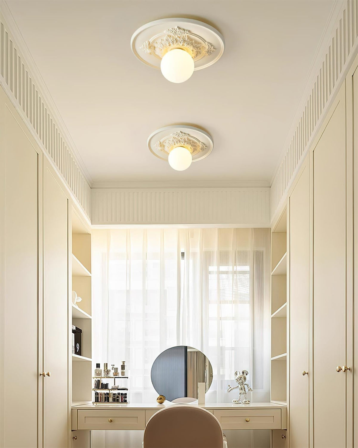 Elya vintage plafondlamp met houtsnijwerk en bolkap