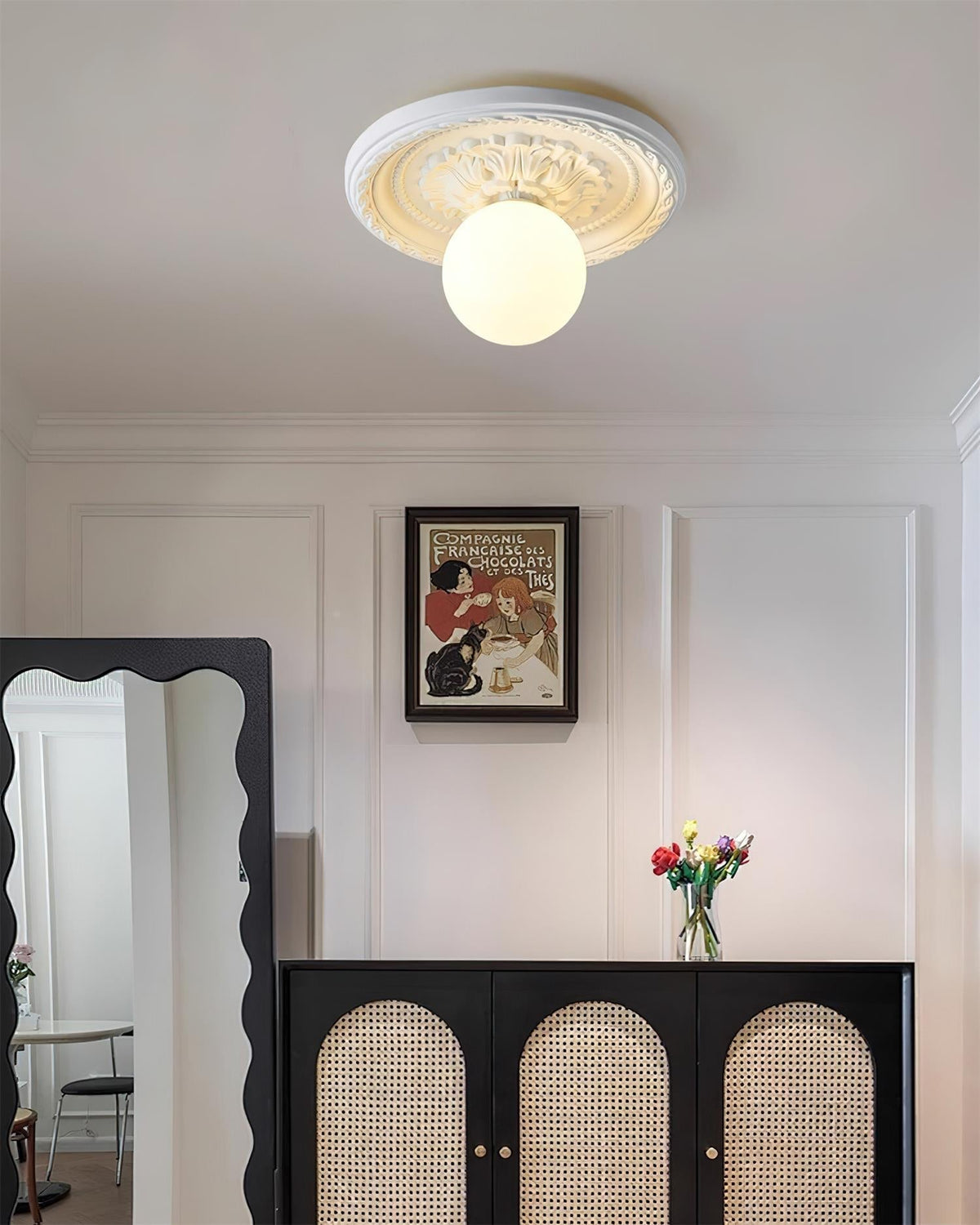 Elya vintage plafondlamp met houtsnijwerk en bolkap