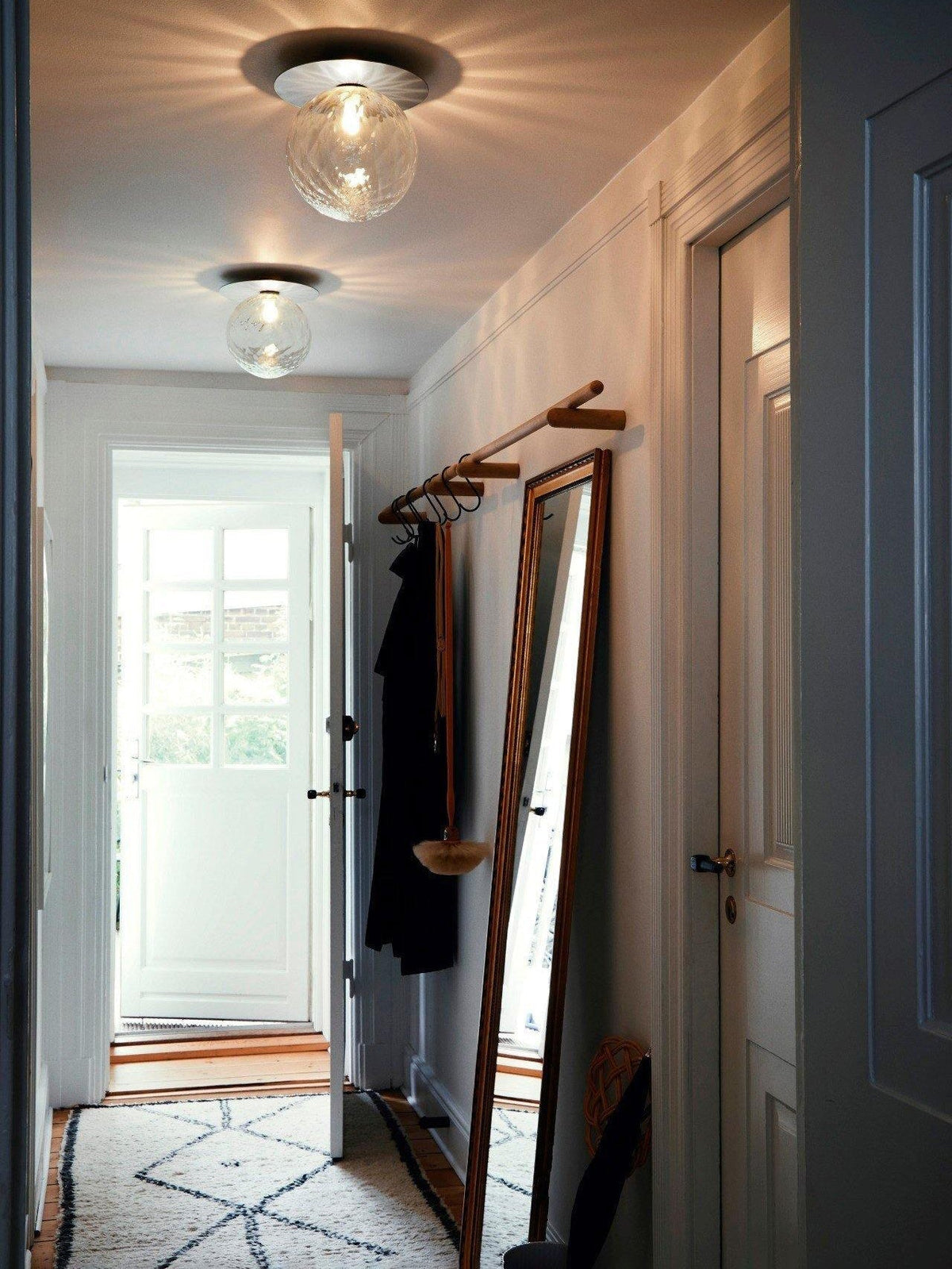 Nifte wandlamp Ronde Schijf Mondblaasglas Minimalistisch met bolvormige kap