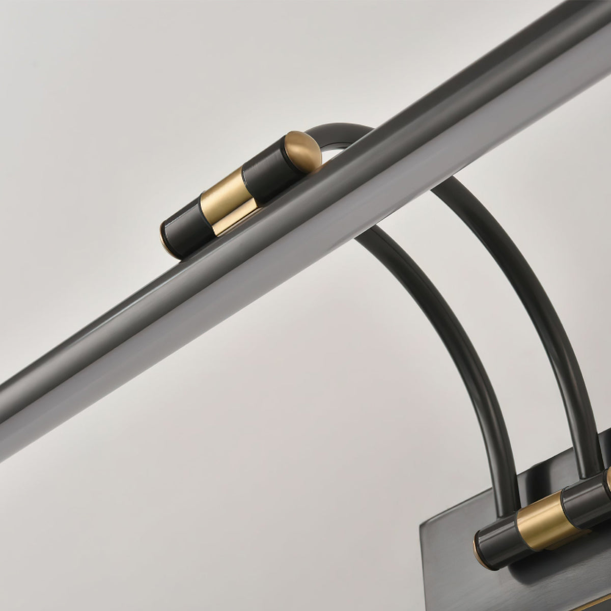 Solarielle Linear Vanity wandlamp van messing