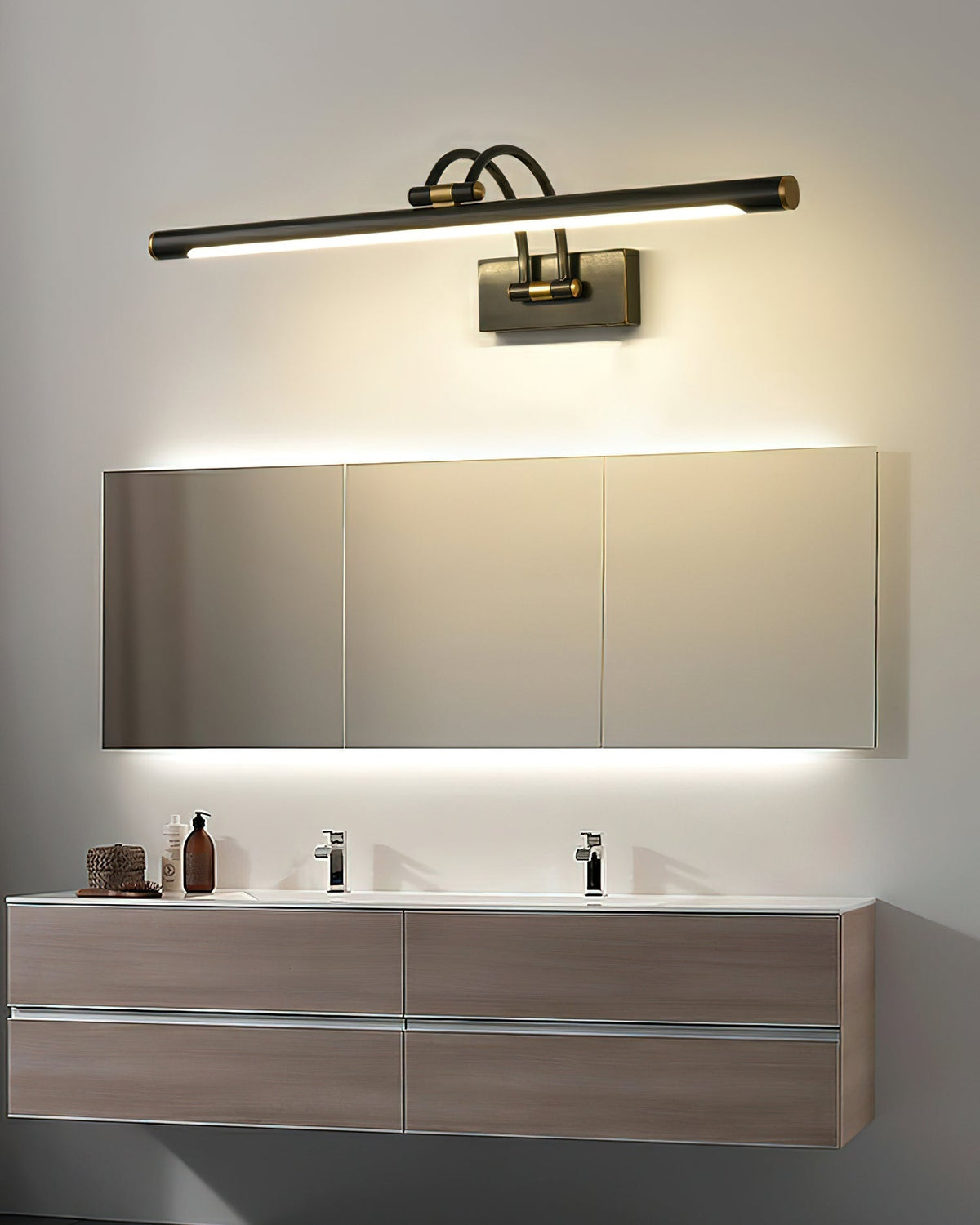 Solarielle Linear Vanity wandlamp van messing