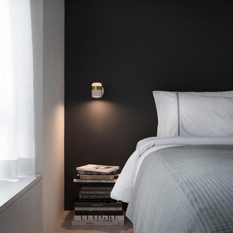 Liorinora wandlamp zwart met matglas en verstelbare kop
