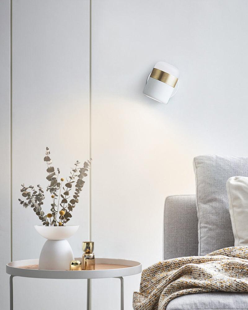 Liorinora wandlamp zwart met matglas en verstelbare kop