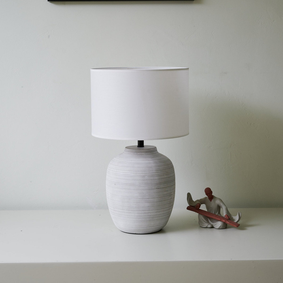 Edward Minimalistische tafellamp van keramiek