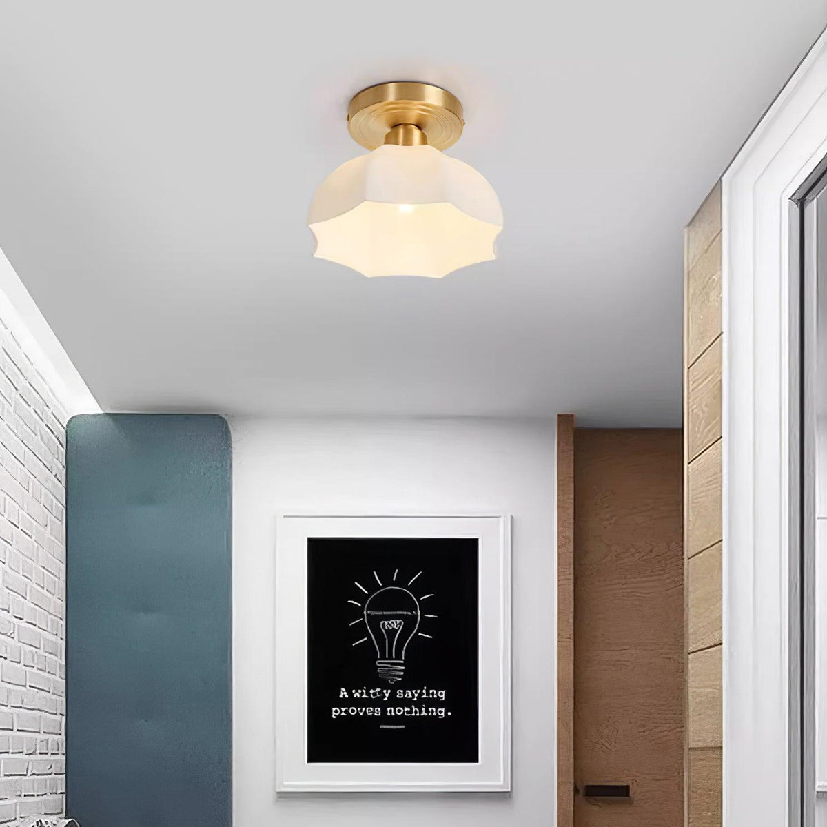 Veya messing basis en opalglas vlakke plafondlamp van glas