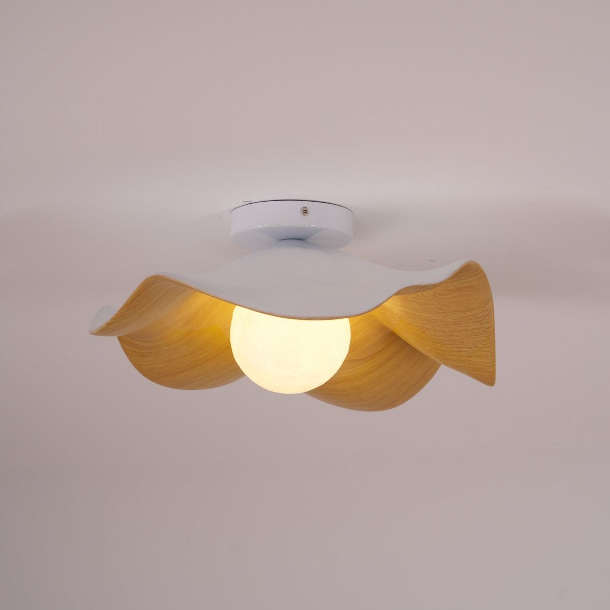 Belenor plafondlamp Lotus Leaf met witte afwerking en hout