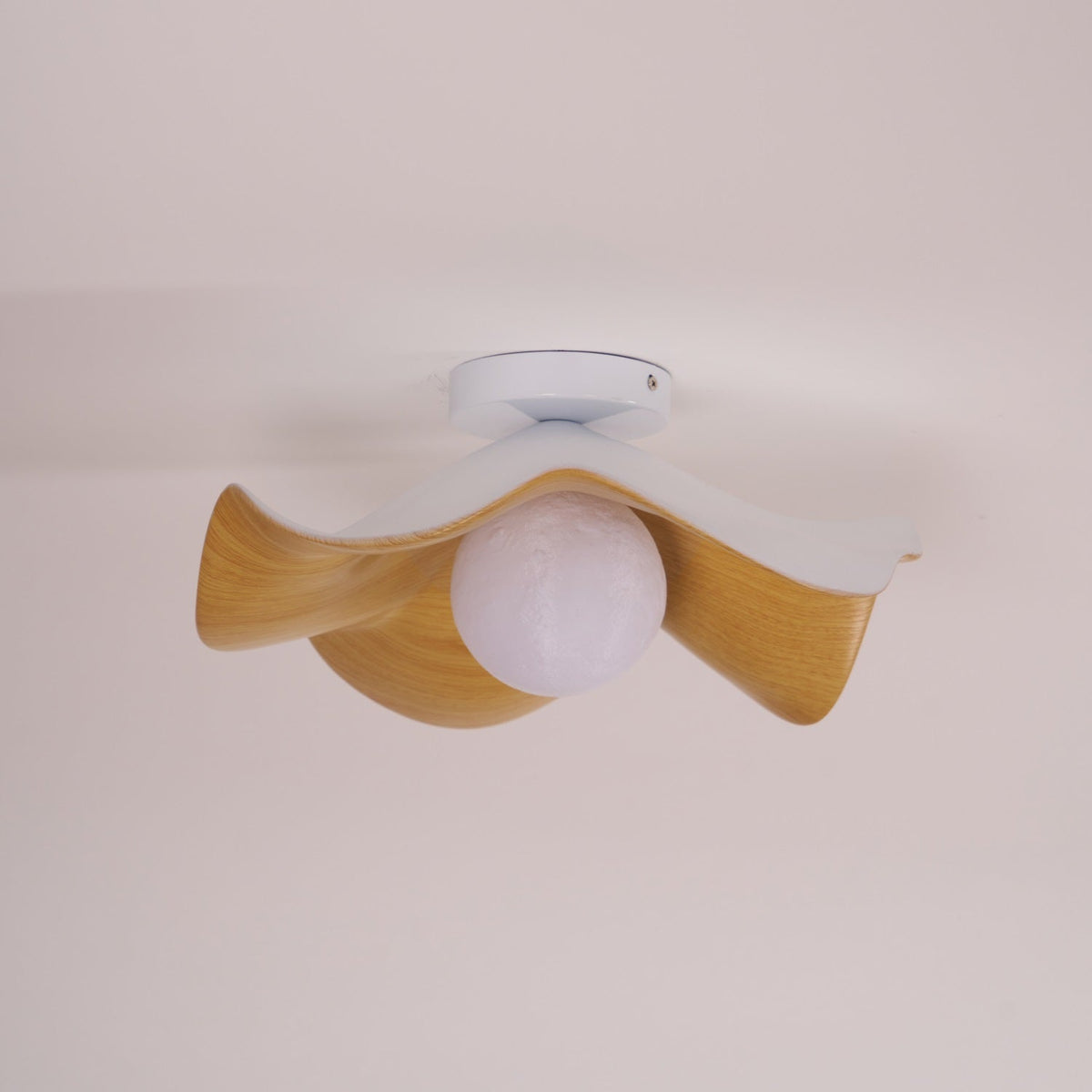 Belenor plafondlamp Lotus Leaf met witte afwerking en hout