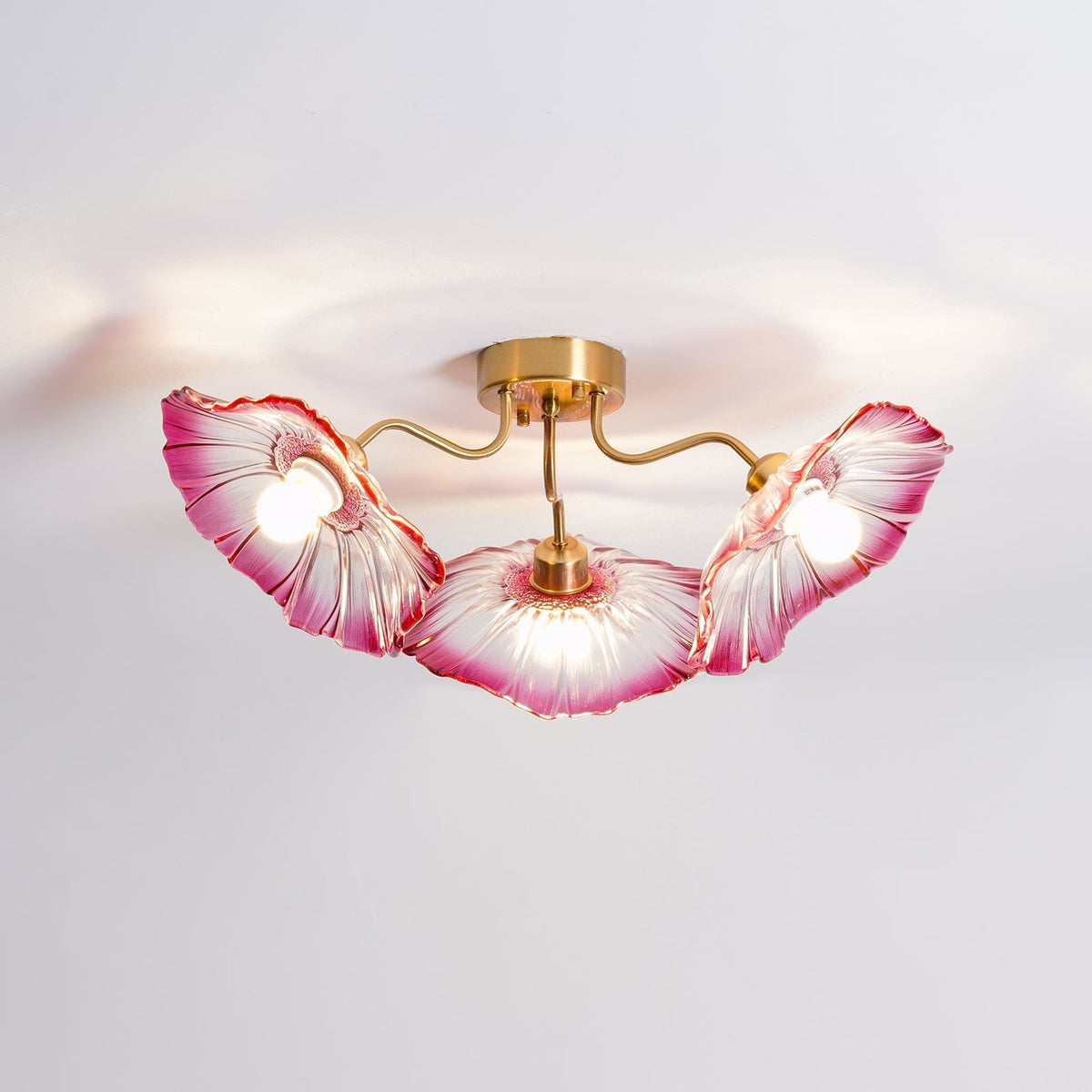 Lioruina messing plafondlamp van glas met bladglas en goudkleurige afwerking