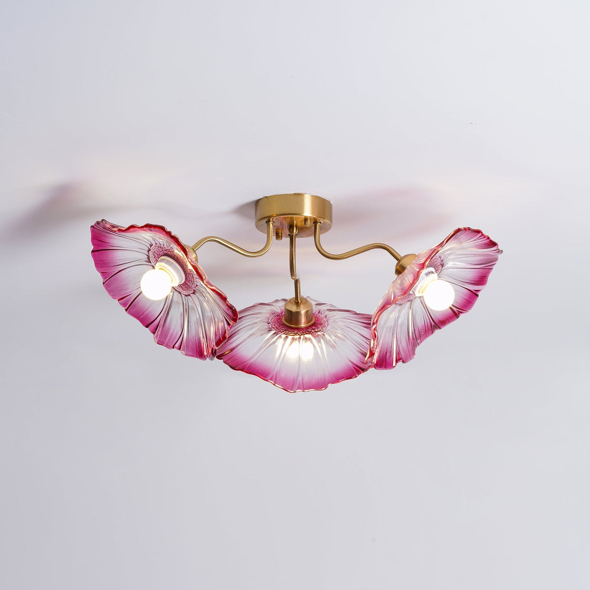Lioruina messing plafondlamp van glas met bladglas en goudkleurige afwerking