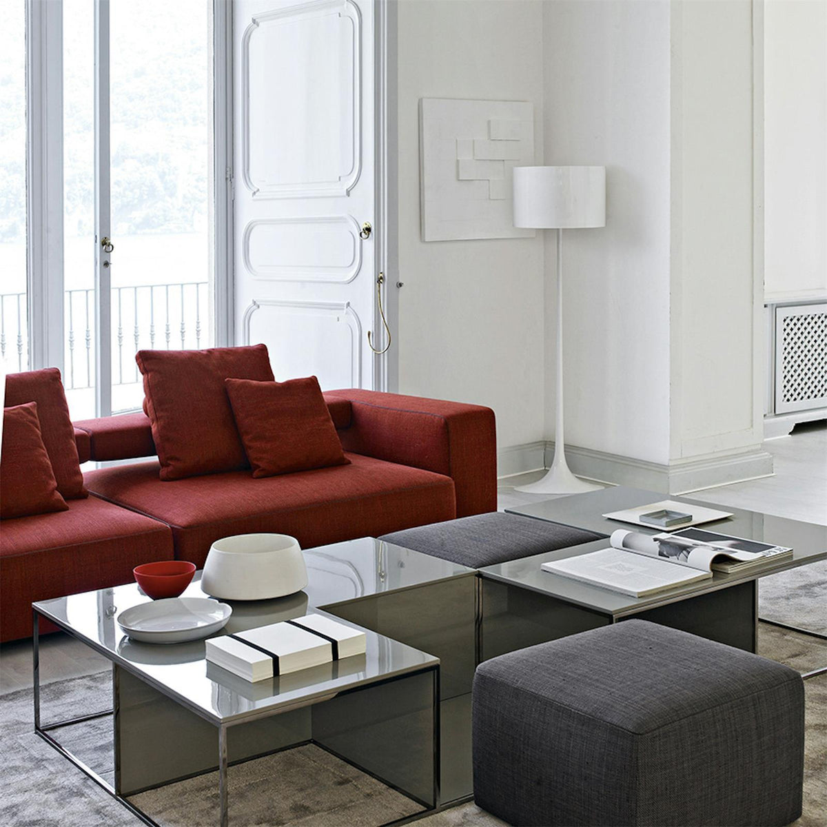 Riveette vloerlamp