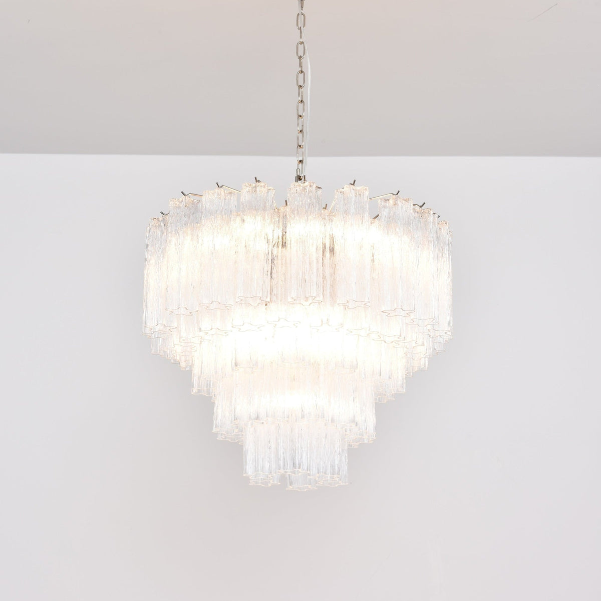 Lioreian kroonluchter met helder glas en meervoudige lagen kristalglow