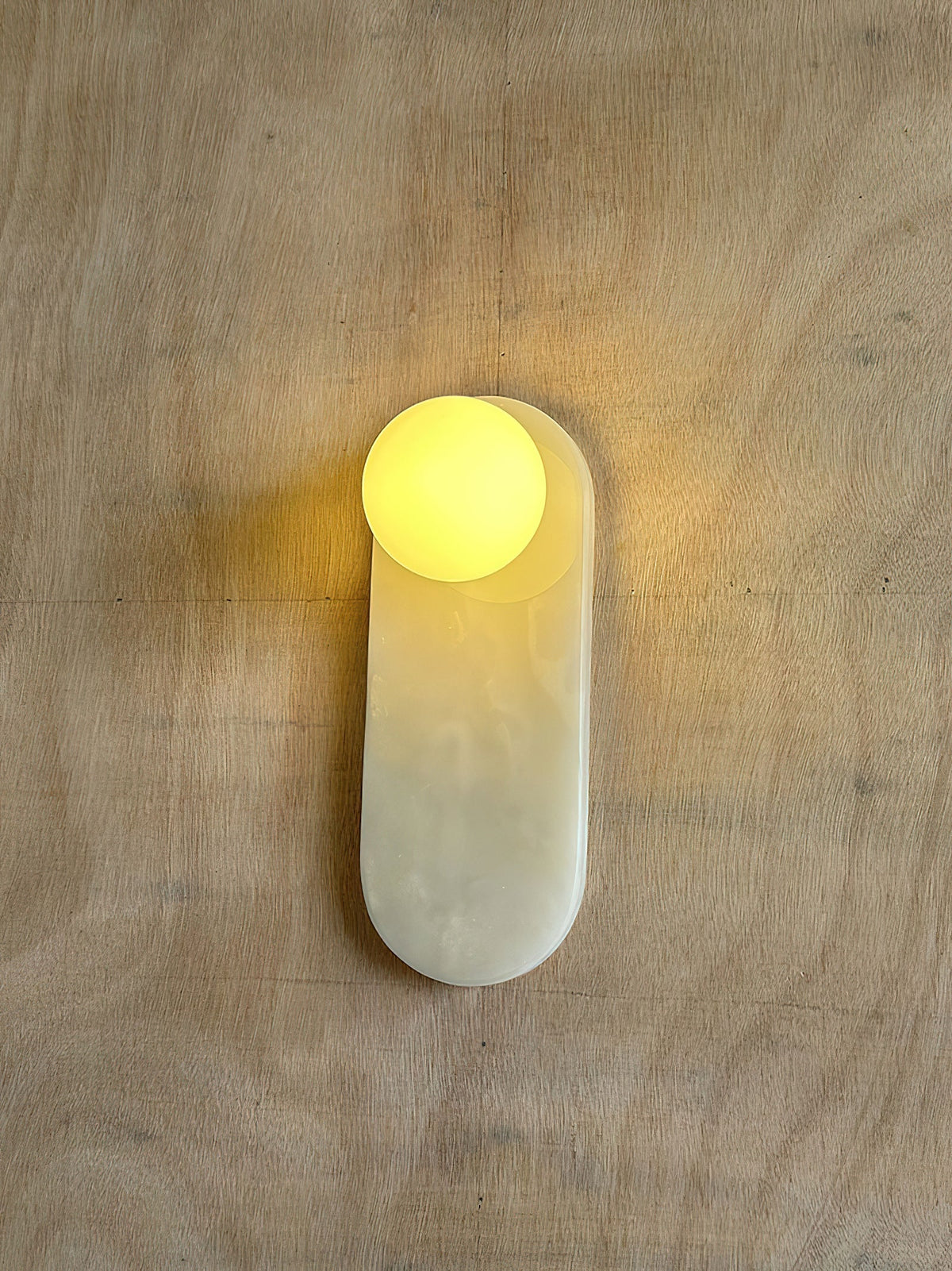 Viraalaya wandlamp