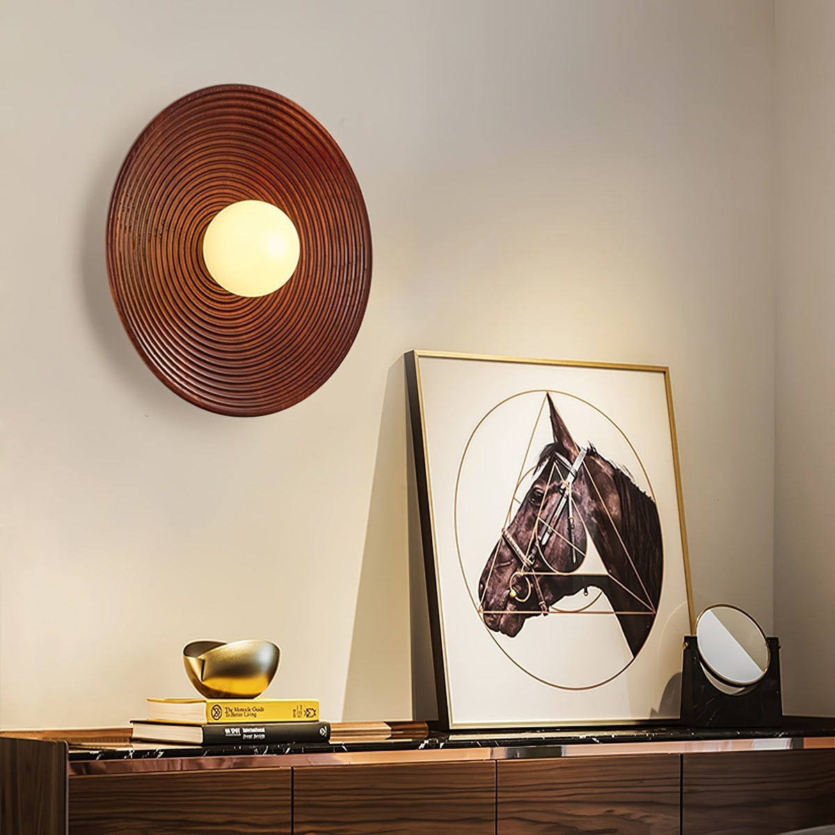 Aldenise Noordse kunst Contour wandlamp van walnoothout