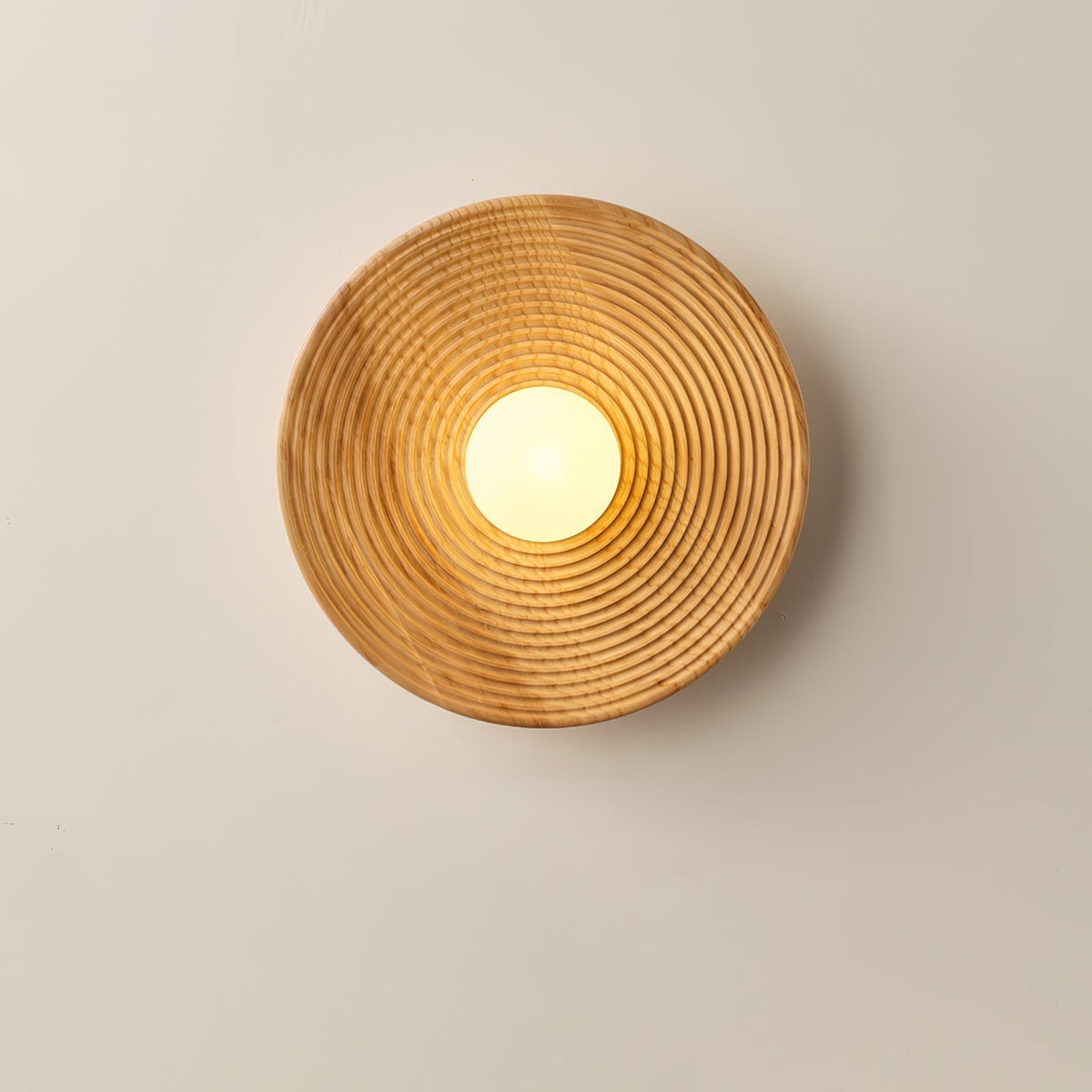 Aldenise Noordse kunst Contour wandlamp van walnoothout