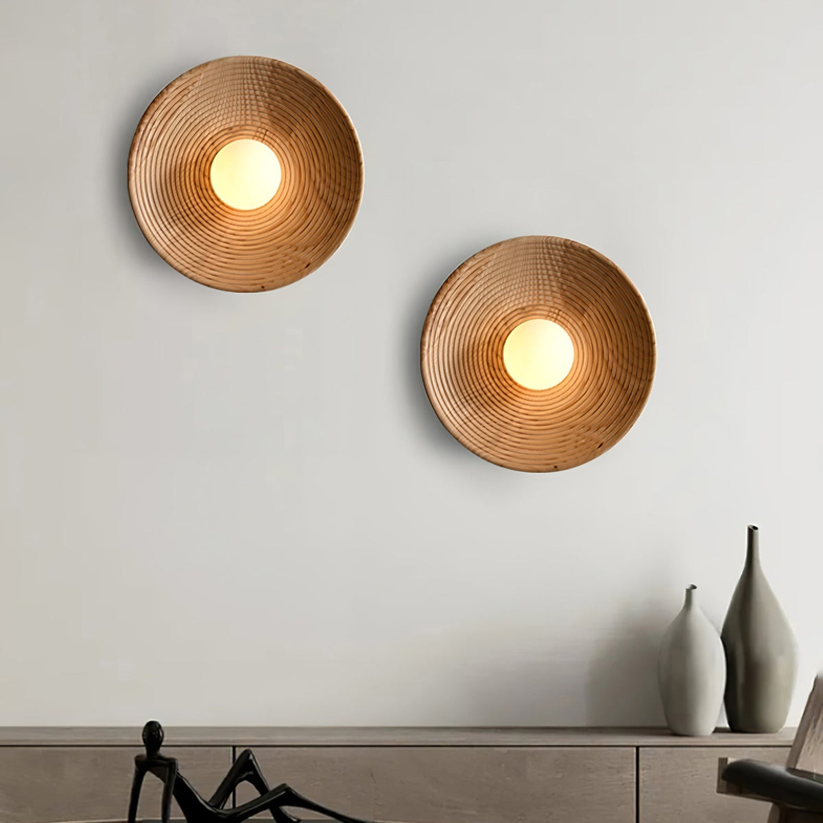 Aldenise Noordse kunst Contour wandlamp van walnoothout