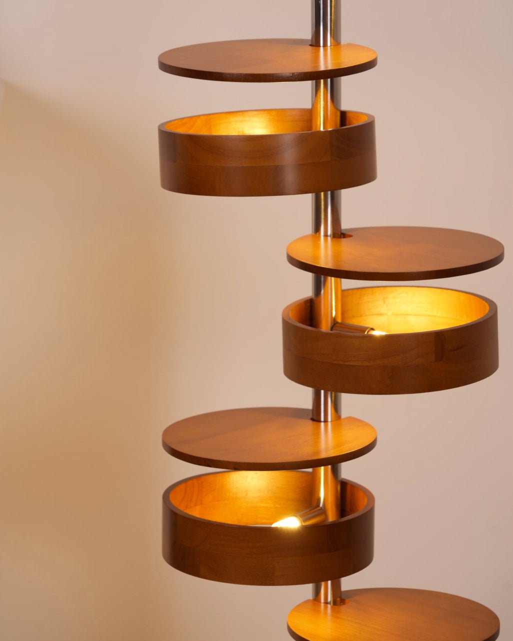 Lynix houten vloerlamp
