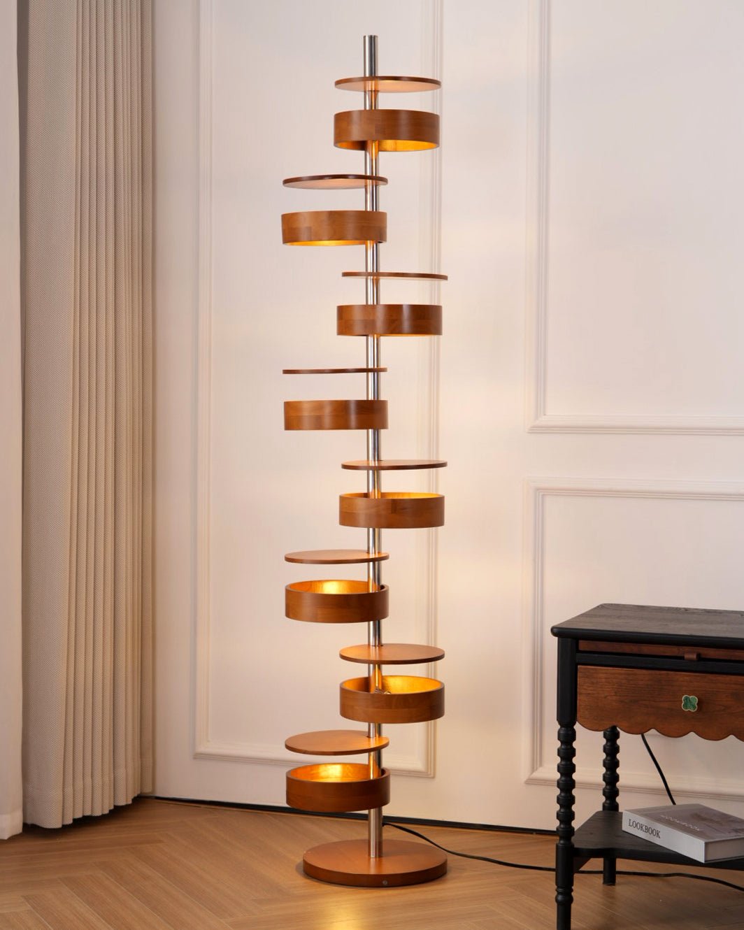 Lynix houten vloerlamp