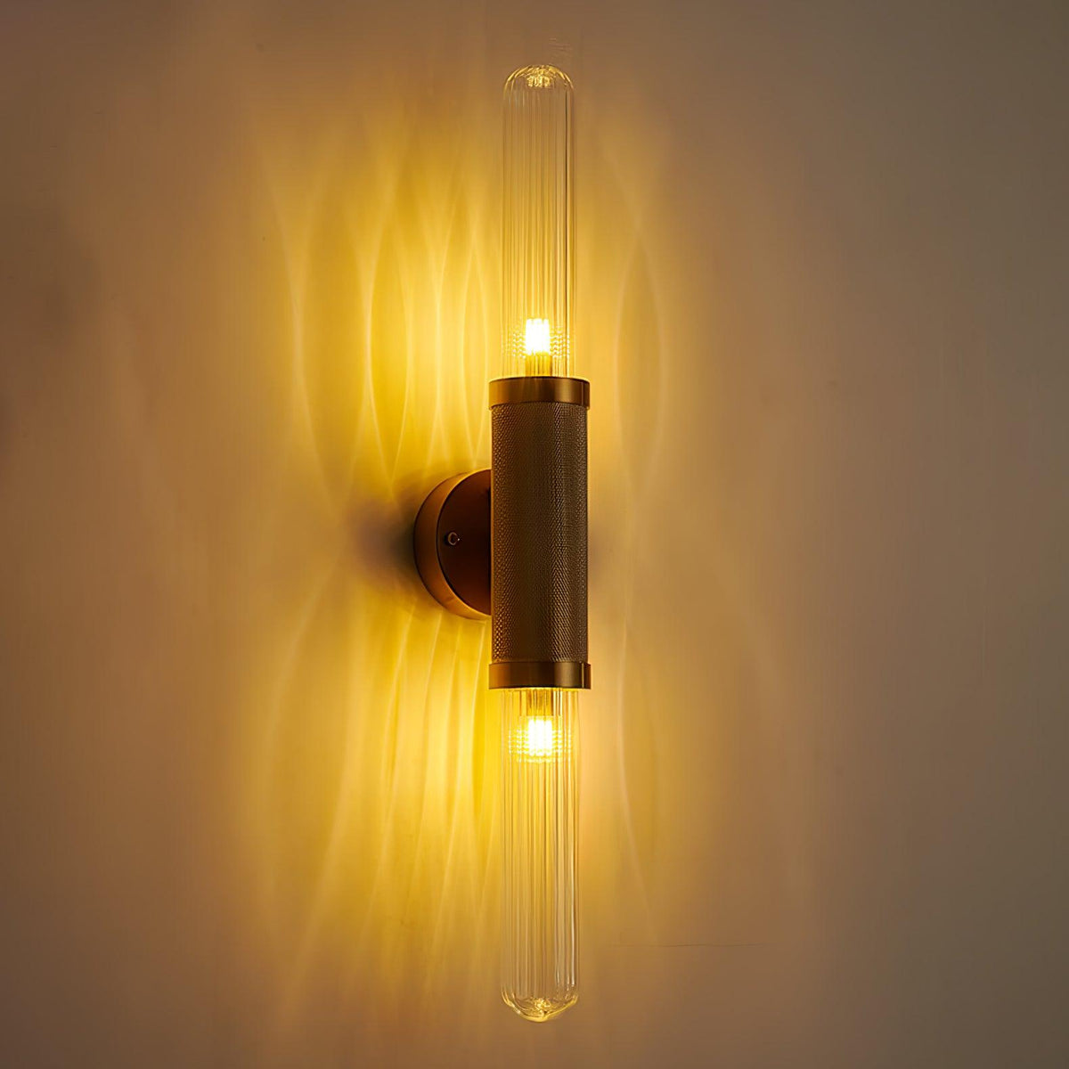 Alorira glazen wandlamp met kolomvorm in Noordse kunststijl