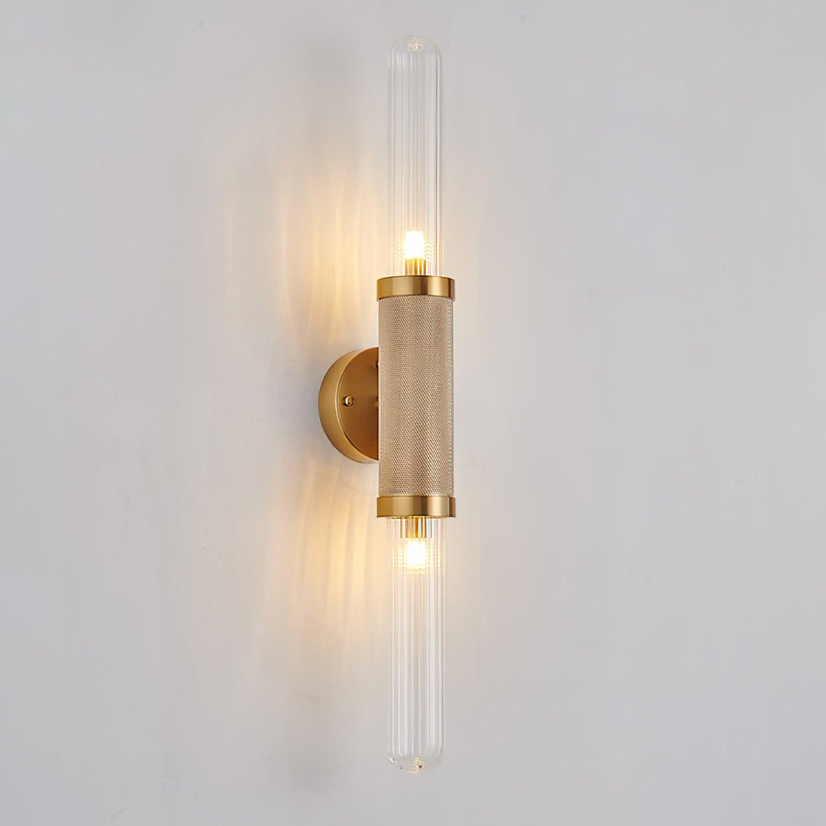 Alorira glazen wandlamp met kolomvorm in Noordse kunststijl