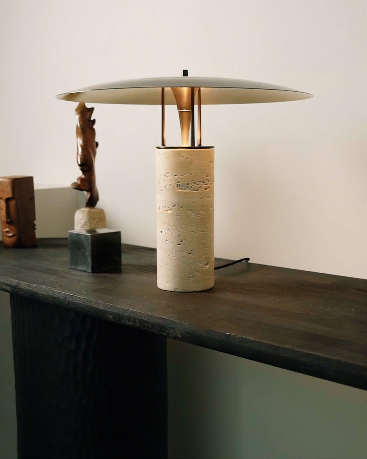 Eara Disc-Pillar travertin tafellamp