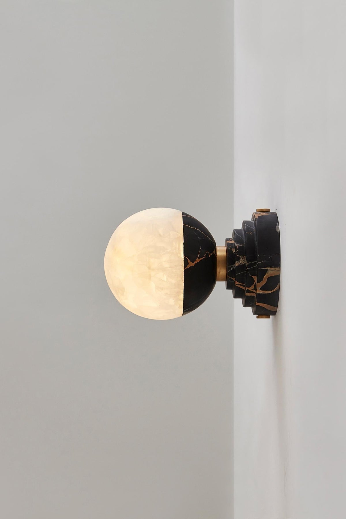 Terienella wandlamp