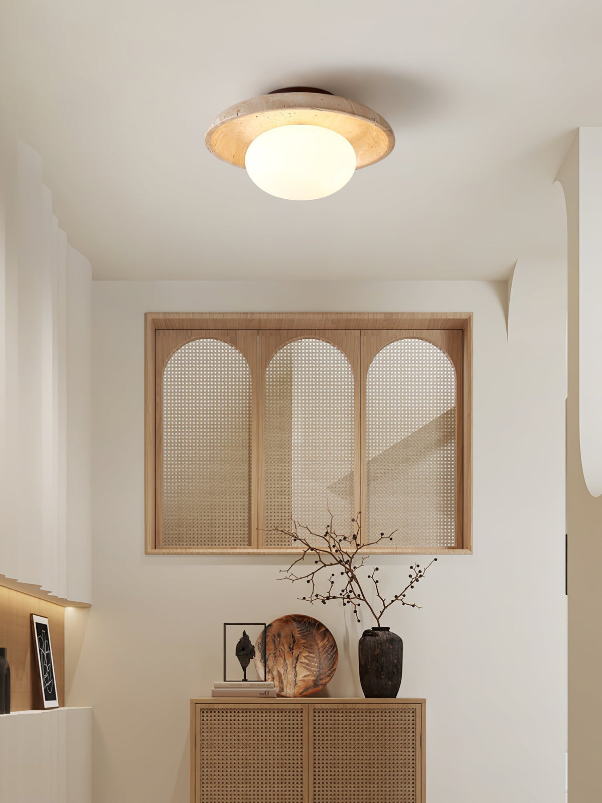 Tavaiella minimalistische plafondlamp in travertin