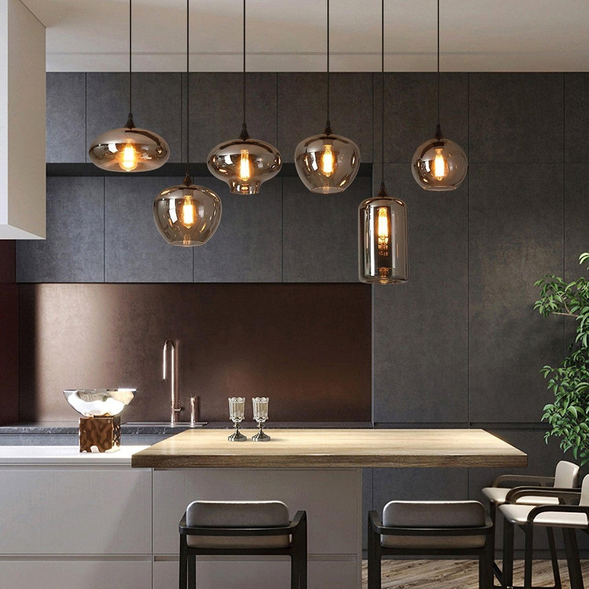 Tevely hanglamp met industriële stijl en glazen kap