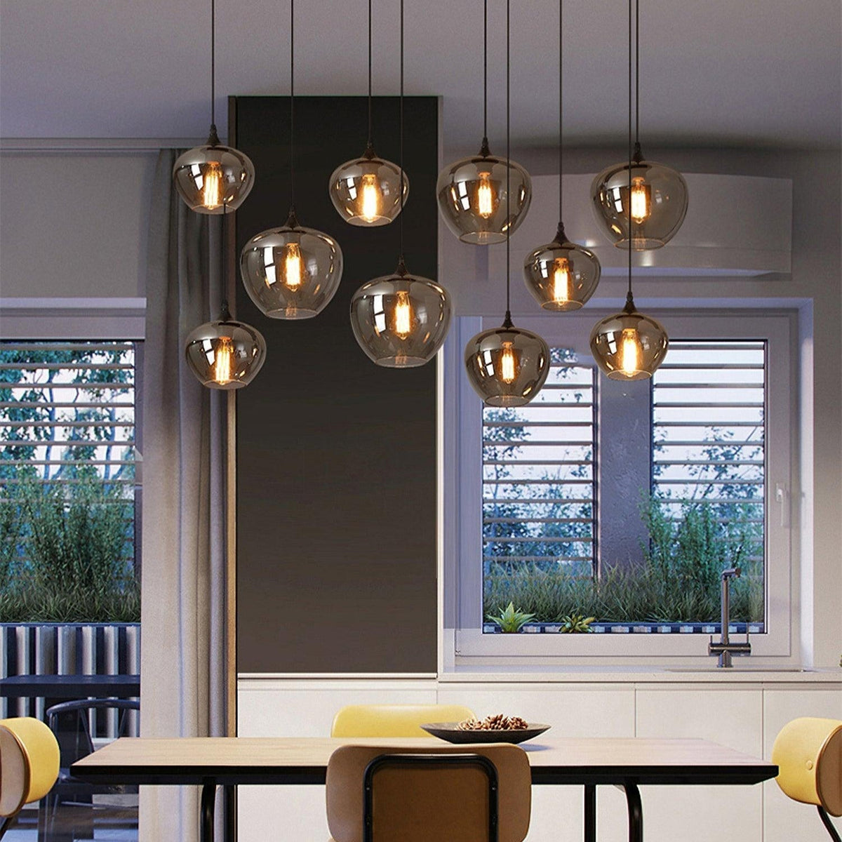 Tevely hanglamp met industriële stijl en glazen kap