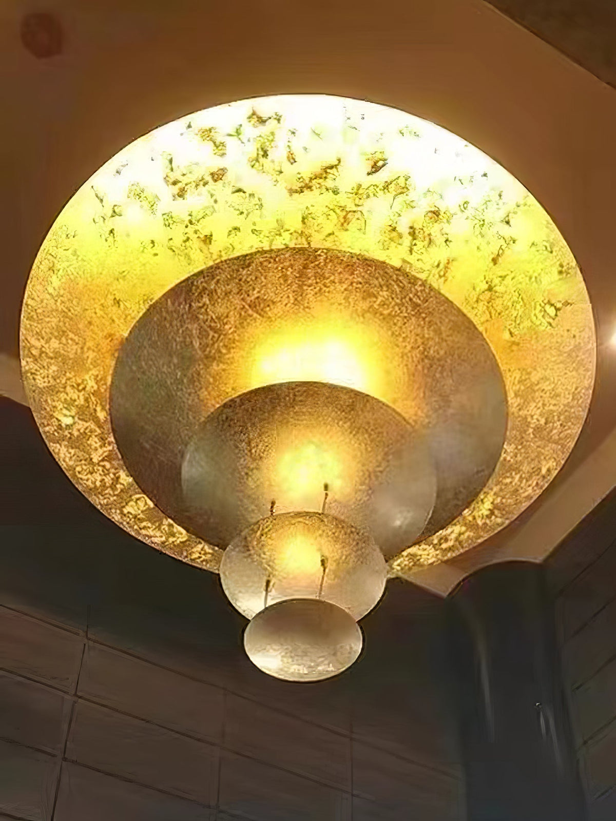 Phelion gelaagde hanglamp van goudfolie