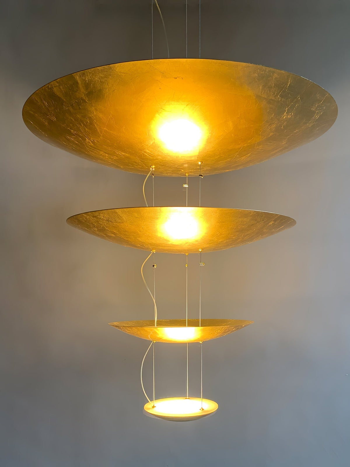 Phelion gelaagde hanglamp van goudfolie