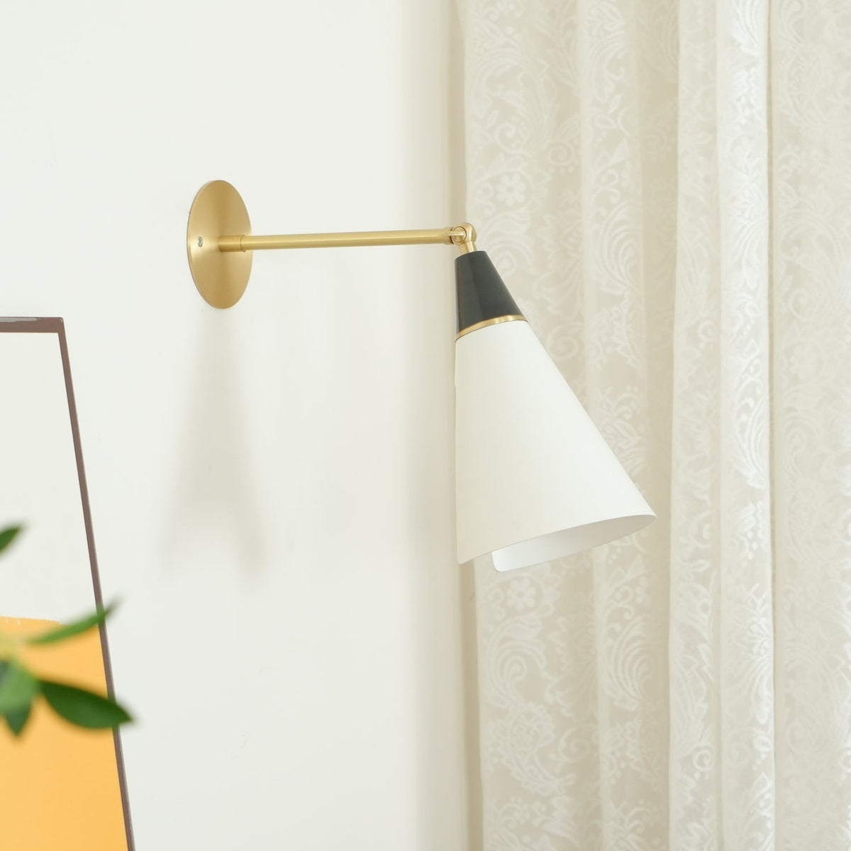 Orieiella Moderne minimalistische wandlamp van messing