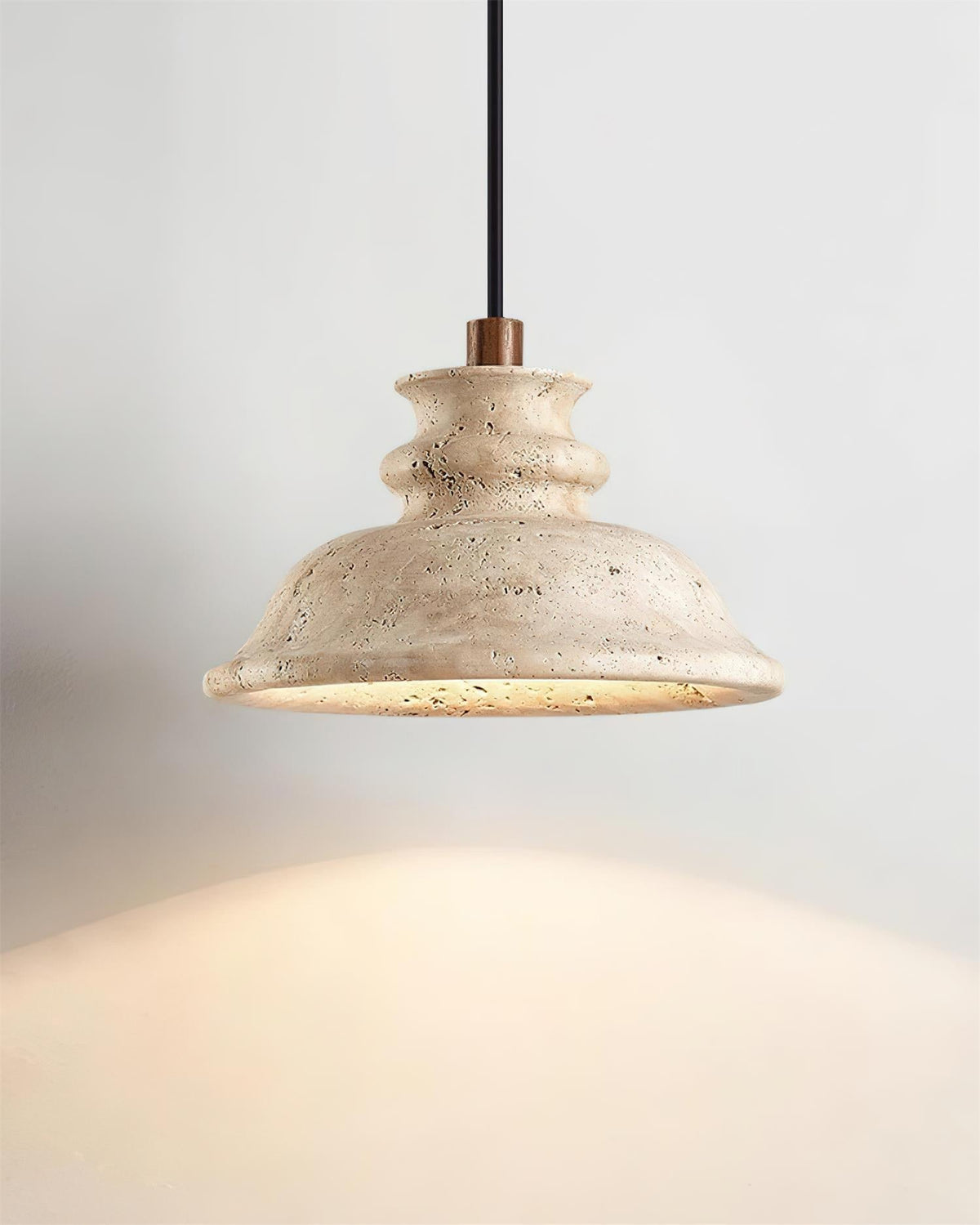 Sererena hanglamp met gebeeldhouwde travertinkap