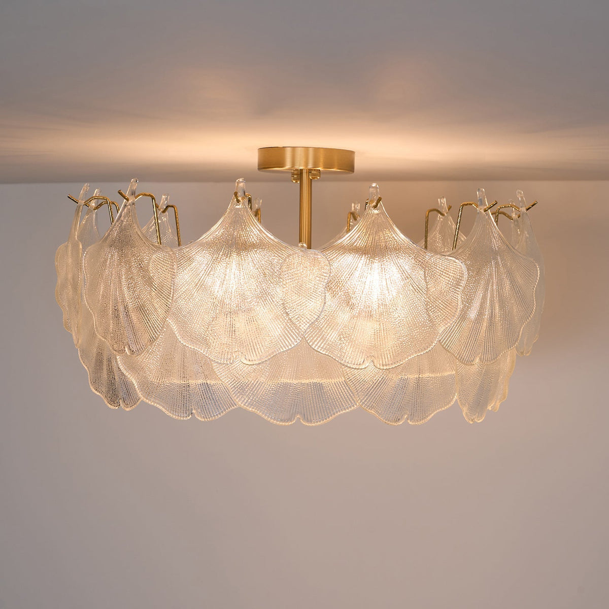 Quineth plafondlamp met cluster van maple-bladeren in glas