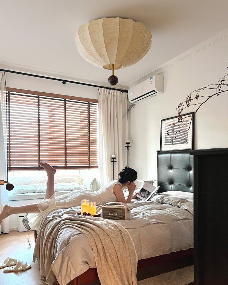 Rinelora plafondlamp van walnoothout en beige stof