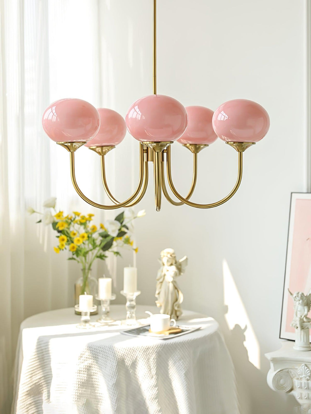 Velenian Kroonluchter met Roze Glazen Bolletjes Goud