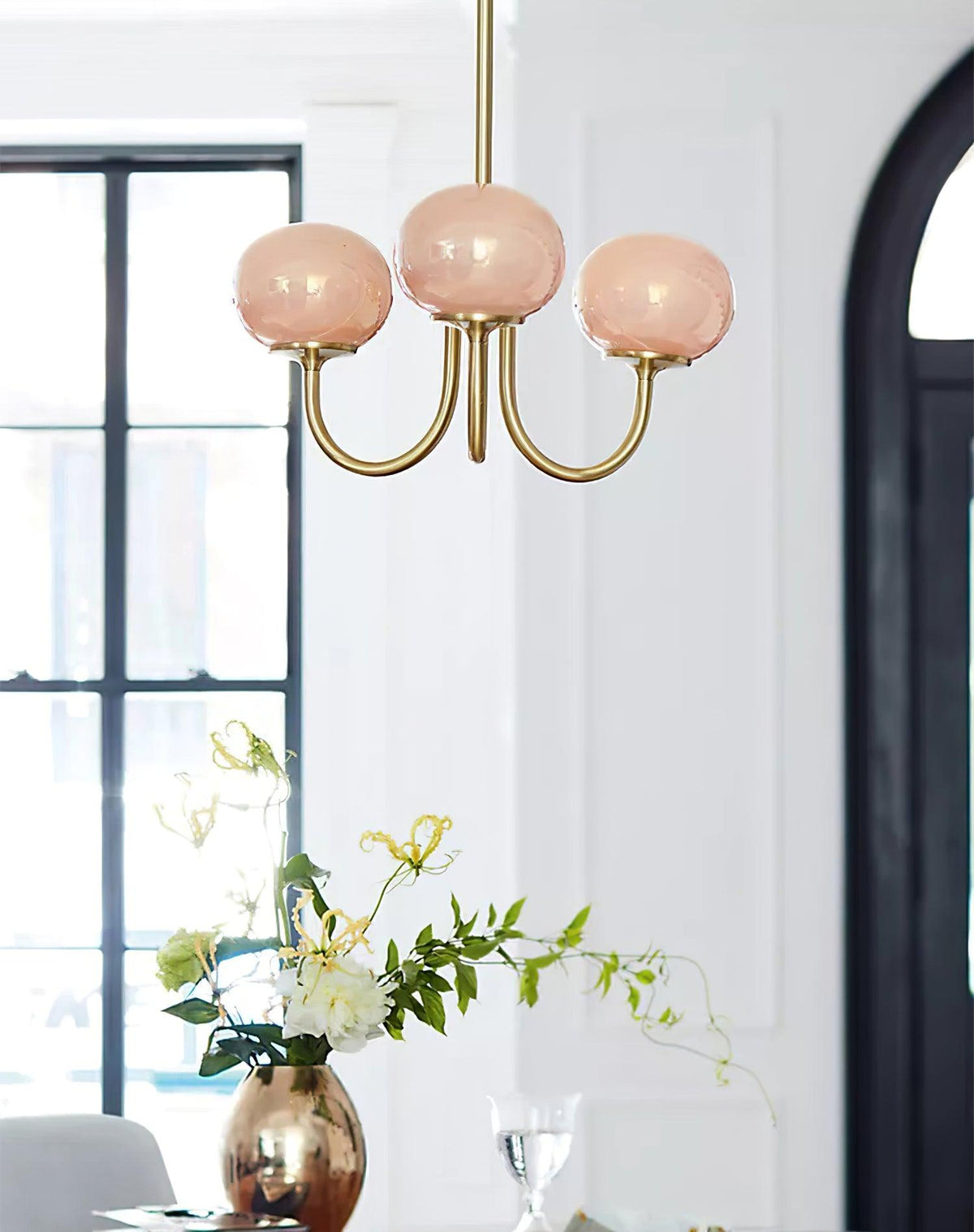 Velenian Kroonluchter met Roze Glazen Bolletjes Goud
